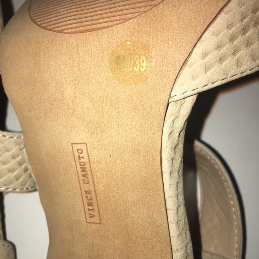 Vince Camuto Heels 💃 - Picture 5 of 8